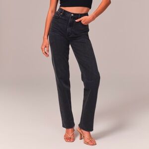 Abercrombie & Fitch Ultra High Rise 90s Straight Jean in Black